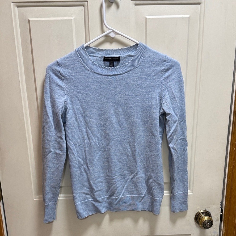 Banana Republic Lightweight Icy Blue Merino Wool Sweater size XS